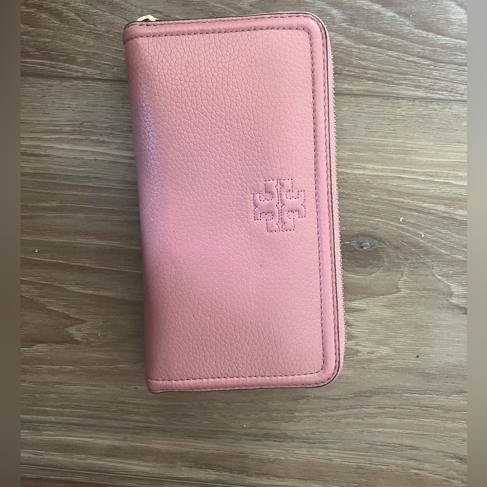 Tory Burch wallet